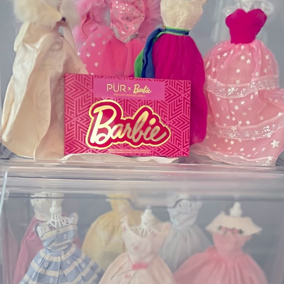 Barbie x PÜR Beauty: Barbie Endless Possibilities II Eyeshadow Palette - Picture 4 of 5